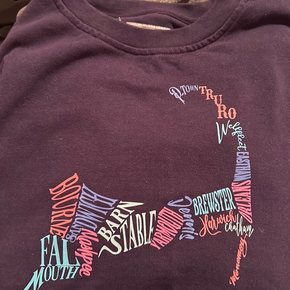 NWOT cape cod crew sweatshirt from Cuffy’s.  Women’s large. Navy blue.